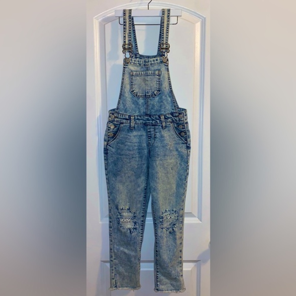 Kids size 8 So overalls